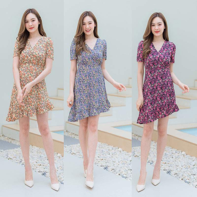 kudapy เดรสสั้นสีชมพู/สีครีม/สีกรม เดรสสั้นคอวี ชายระบาย แขนสั้น พิมพ์ลายดอก