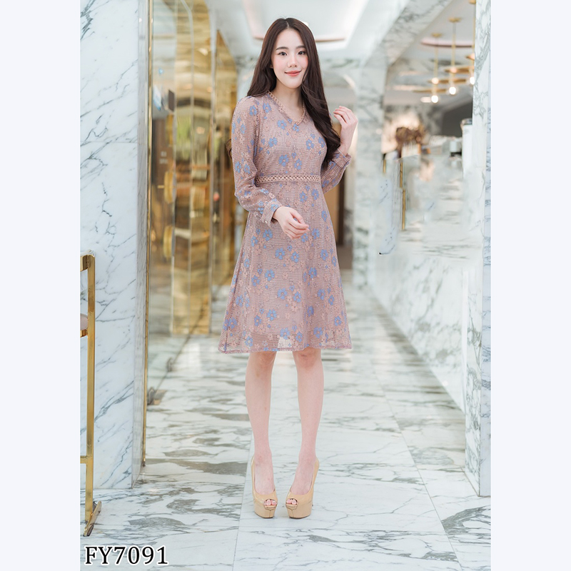 kudapy เดรสสั้นสีชมพู/เขียว แขนยาวตาข่ายปักดอกใส่สบายสวยดูดี