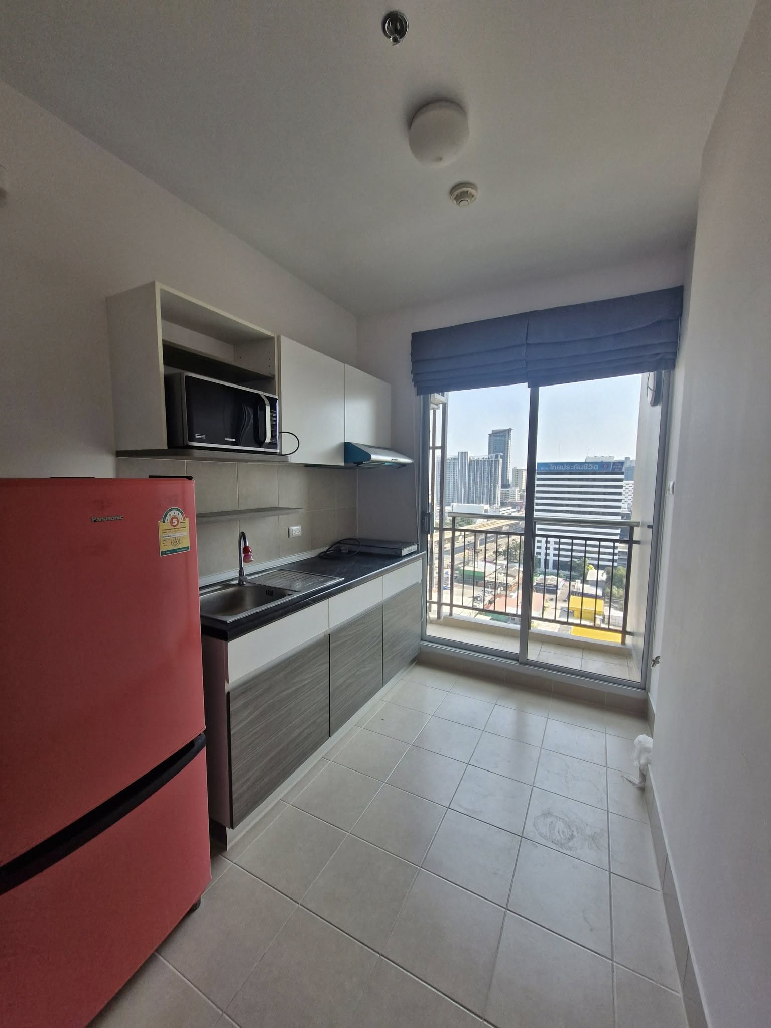 ปล่อยเช่า Supalai Veranda Rattanathibet (ศุภาลัย เวอเรนด้า รัตนาธิเบศร์) - โซนพื้นที่ MRT บางกระสอ Studio 1ห้องน้ำ 1ครัว - ขนาดห้อง 32 ตรม. ชั้น 17 - ให้เช่า 7,000 ต่อเดือน