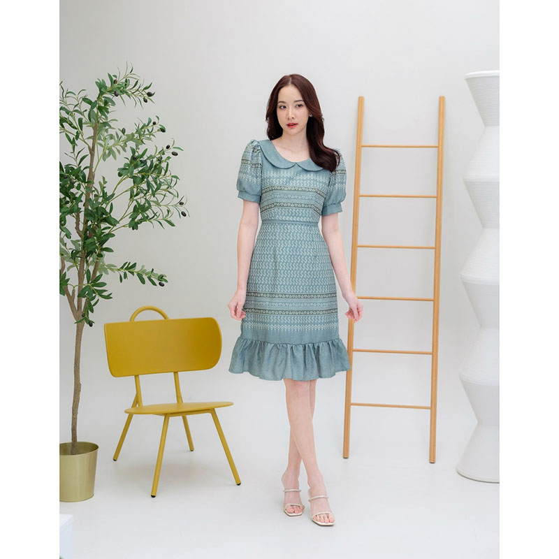 kudapy เดรสสั้นสีฟ้า/สีชมพู/สีเขียว ลายขอคอบัวชายระบาย