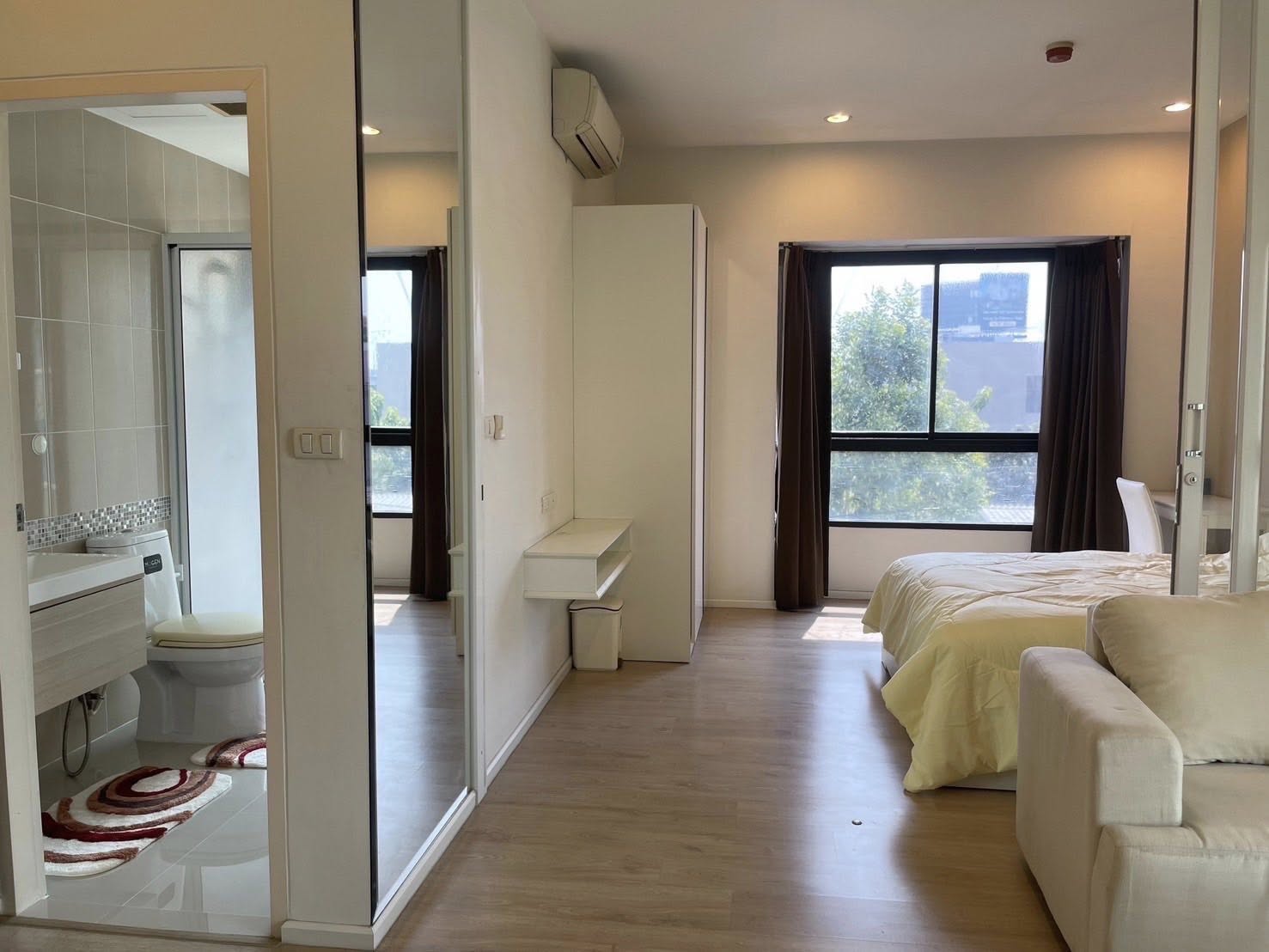 Low Rise โซนพื้นที่ เดอะไนน์ เซ็นเตอร์ พระราม 9 ARL MRT หัวหมาก ให้เช่าห้องแบบ 1ห้องนอน 1ห้องน้ำ คอนโด S1 Rama 9 (เอส วัน พระราม 9) ขนาดห้อง 33 ตรม. ชั้น 4