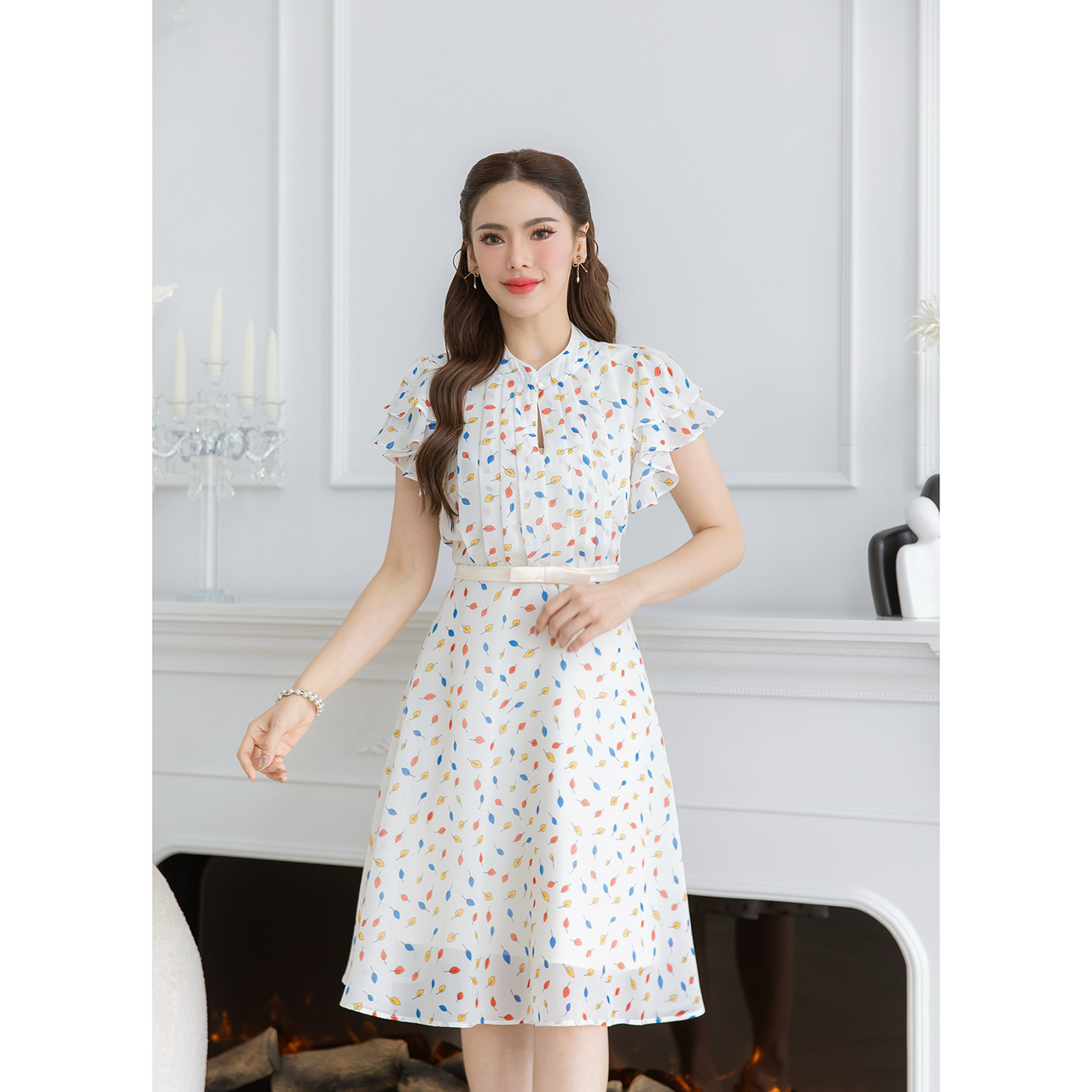 kudapy เดรสชีฟองพิมพ์ลายใบไม้ แขนระบายสองช้้นสวยพริ้ว มีดีเทลคาดเข็มขัดโบว์ช่วงเอว