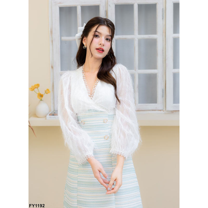 kudapy เดรสสั้นสีชมพู/สีขาว/สีเขียว ผ้าทวิต รูปคอวี ทรงน่ารัก สาวหวาน ดูนุ่มนิ่มสุดๆ ใส่ไปคาเฟ่ ไปเที่ยว ไปทำงานก็หลายโอกาสเลย