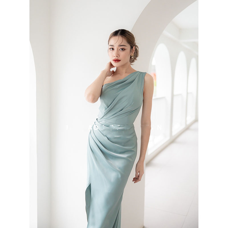 kudapy เดรสยาวสีเขียว/สีกรม ดีเทลจับจีบเน้นความเรียบหรู ชุดออกงาน