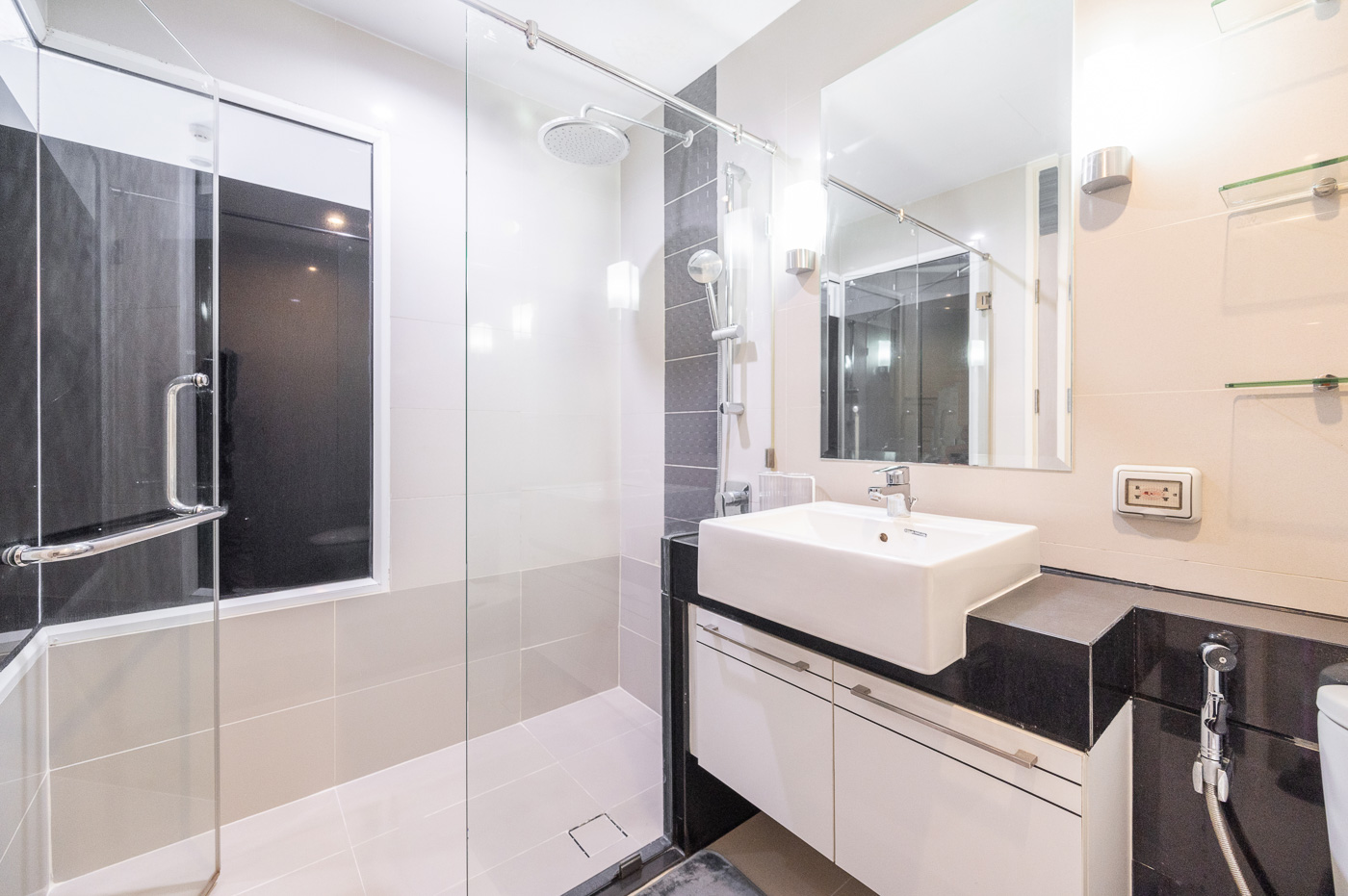 ปล่อยเช่า Supalai Premier @ Asoke (ศุภาลัย พรีเมียร์ แอท อโศก) - โซนพื้นที่ MRT เพชรบุรี มศว. 1ห้องนอน 1ห้องน้ำ - ขนาดห้อง 50 ตรม. ชั้น 31 - ให้เช่า 25,000 ต่อเดือน