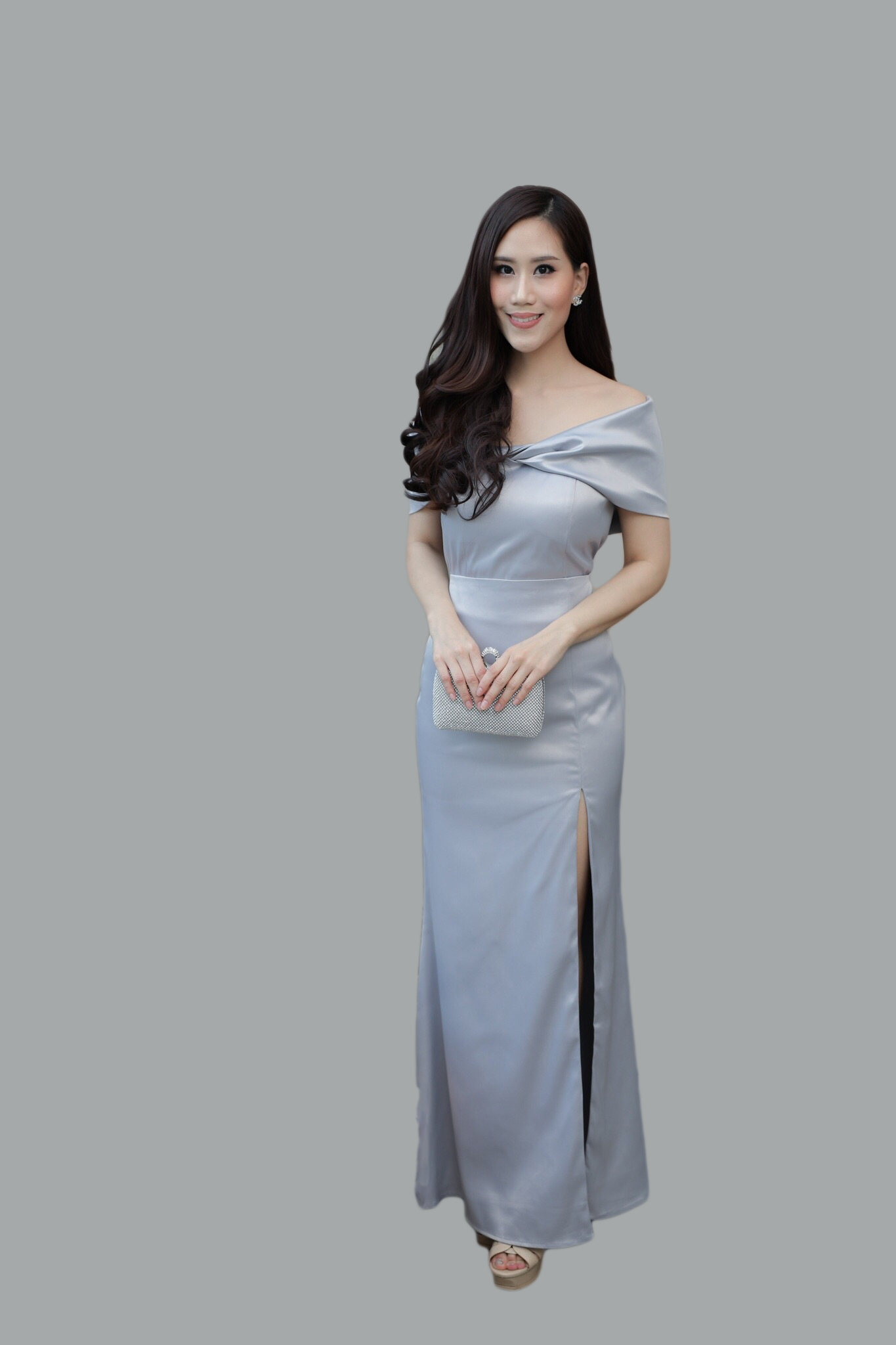 Set 2 ชิ้น เสื้อเปิดไหล่สีเทา+กระโปรงยาวทรงหางปลา ตัวเสื้อใช้ผ้าวาเลนติโน่ผสมซิมเมอร์สีพื้นเกรดพรีเมี่ยม