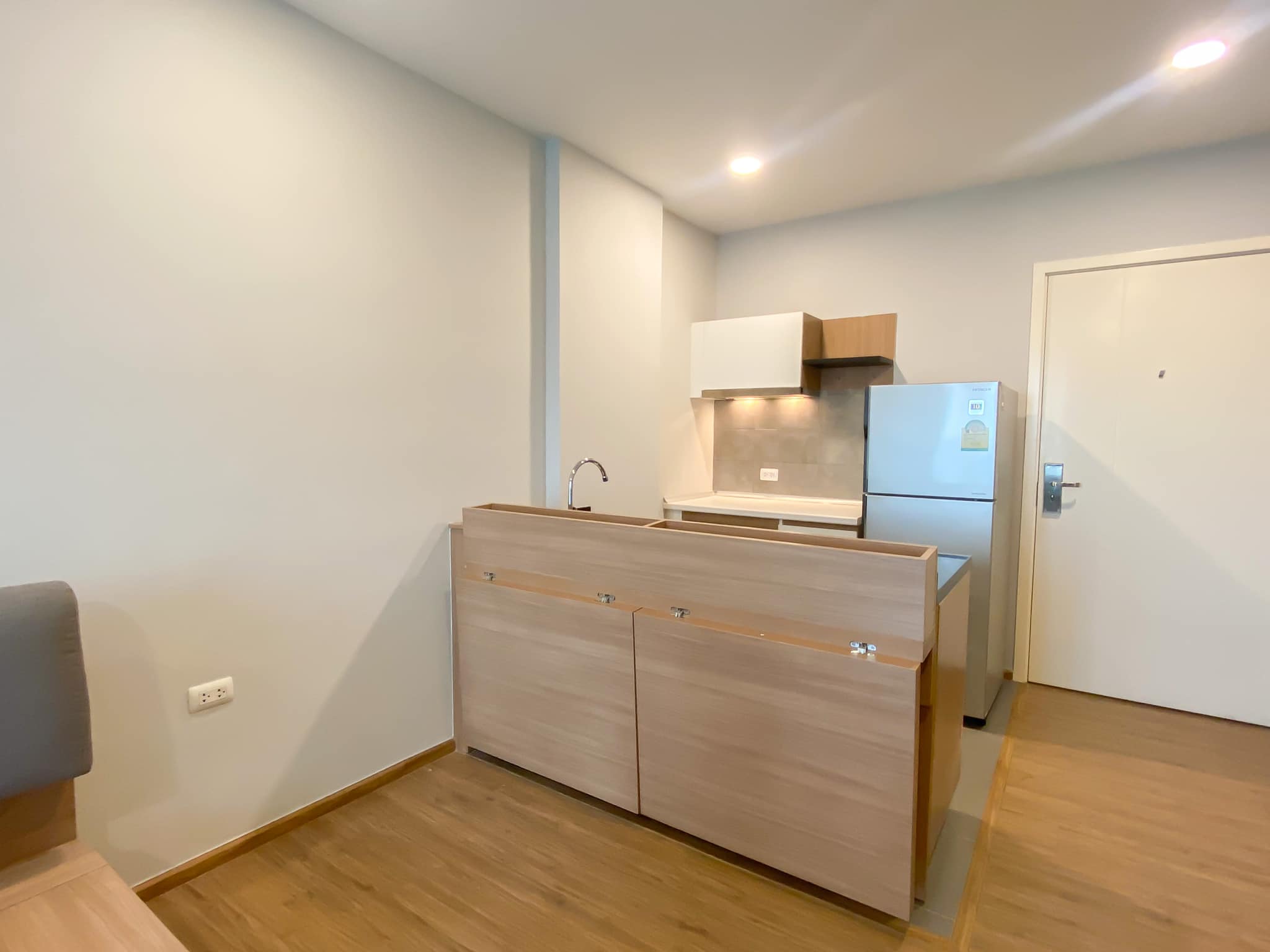 ให้เช่าคอนโด Proud III Chaengwattana (พราว 3 แจ้งวัฒนะ) - ห้องใหญ่ตรงข้ามเซ็นทรัลแจ้งและสถาบันการจัดการปัญญาภิวัฒน์(PIM) - การเดินทาง: ใกล้รถไฟฟ้าสีชมพู MRT แจ้งวัฒนะ-ปากเกร็ด 28