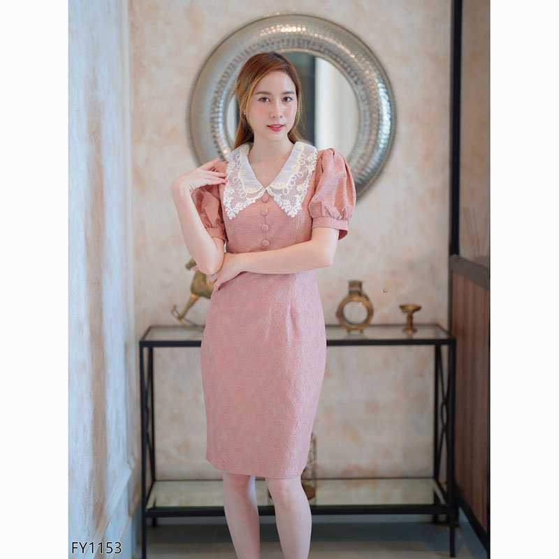 kudapy เดรสสั้นสีขาว/สีชมพูพีช ลายดอกปกลูกไม้แขนจั๊ม