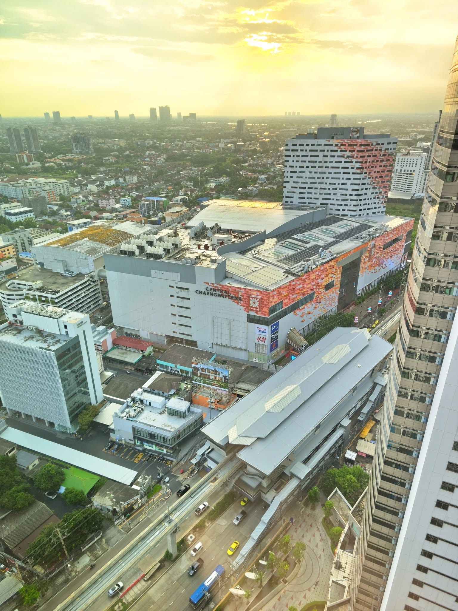 ชื่อโครงการ Astro Chaeng Wattana (เอสโทร แจ้งวัฒนะ) ให้เช่า 1นอน 1น้ำ ขนาด 36 ตรม ชั้น 35 ราคา 11,000