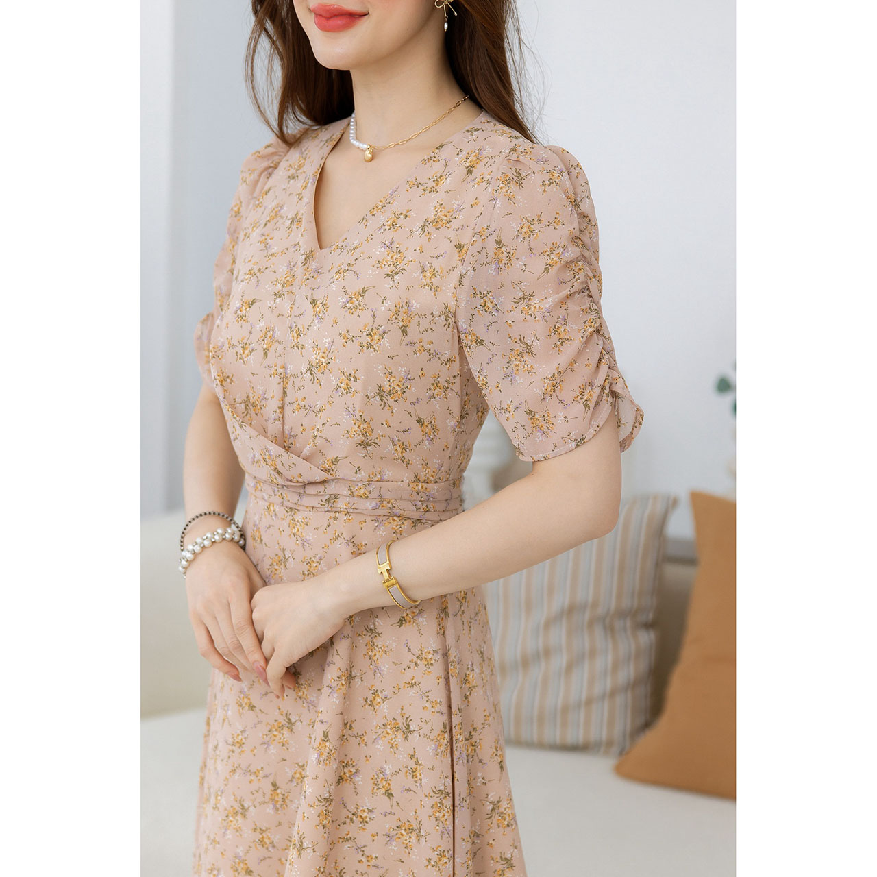 kudapy เดรสสั้นสีดำ/สีชมพูนู้ด ผ้าชีฟอง ดีเทลช่วงแขนเย็บจั้มสวยมีเลเยอร์ ช่วงเอวตีเกล็ด