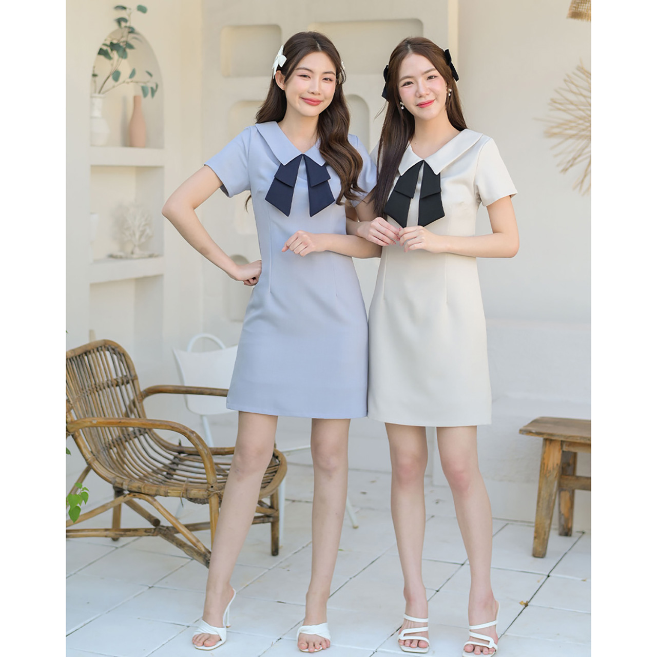 kudapy เดรสแขนสั้น คอปกดีไซน์เก๋ แต่งชายโบว์สองชั้นสีตัดตัวชุดเพิ่มกิมมิคความน่ารัก จับเกล็ดเข้าเอวทั้งหน้า-หลัง