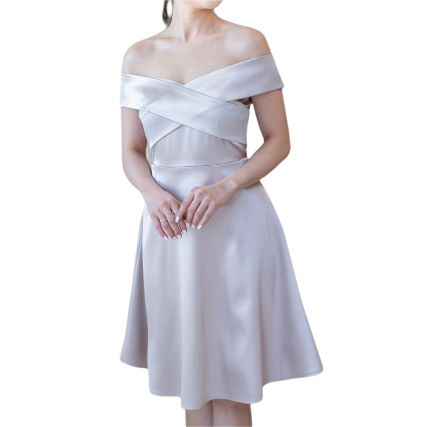 kudapy ชุดราตรีเปิดไหล่สีเทา ไหล่ไขว์ กระโปรงสั้นทรงบาน ชุดออกงาน ชุดไปงานแต่ง