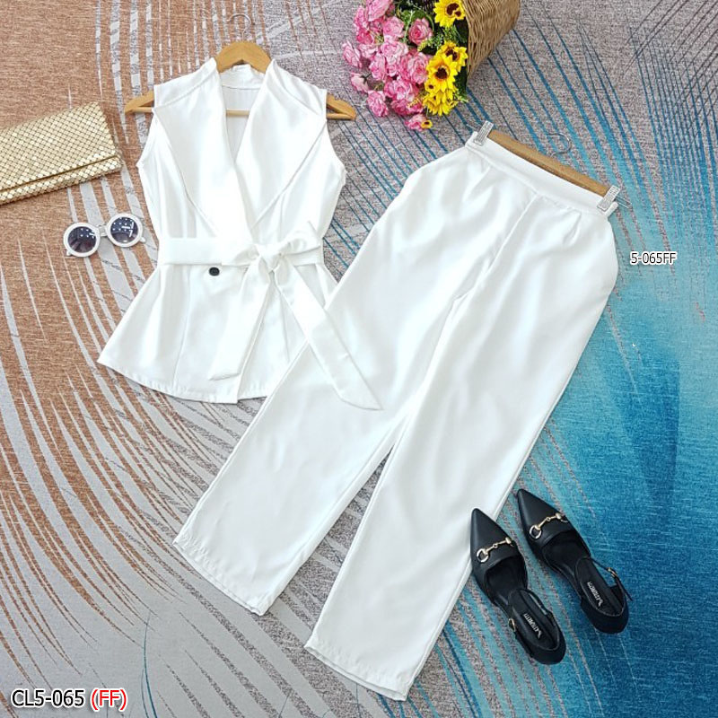 kudapy เสื้อ+กางเกงขายาว เสื้อคอปกสูทสีเทา สีเหลือง ผ่าติดกระดุม 2 เม็ด แกะออกได้ + กางเกงขายาว เอวสม็อคหลัง ตีเกล็ดด้านหน้าทรงสวย