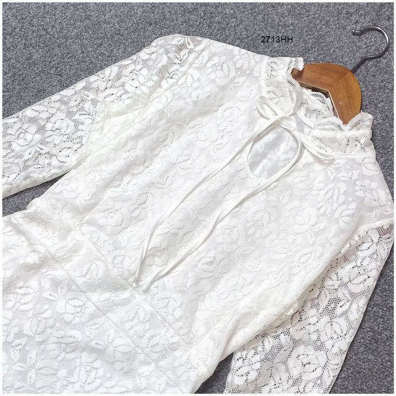 kudapy แม็กซี่เดรสแขนยาวสีชมพู/สีขาว คอจีนหยัก ผูกโบว์ ผ้าลูกไม้เนื้อดีทั้งชุด มีซับใน เอวยืดสม้อคหลัง