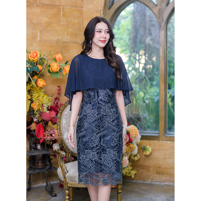 kudapy เดรสสั้นสีม่วง/สีกรม/สีชมพู/สีฟ้า ผ้าลูกไม้ปักเลื่อมผ้าลายสวยลูกไม้ปักลาย ดีไซน์ชุดเก๋ เป็นคลุมไหล่ด้านหลังยาวถึงเอว