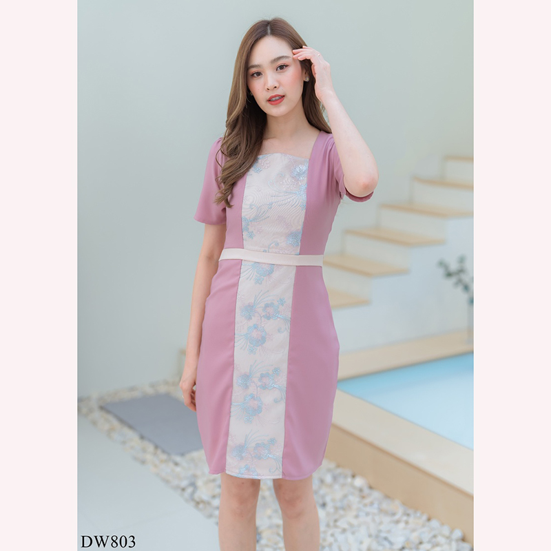 kudapy เดรสสั้นทูโทนคอเหลี่ยมแขนสั้นสีชมพู/สีฟ้า/สีกรม คอเหลี่ยมเสื้อและกระโปรงลายดอกด้านหน้า