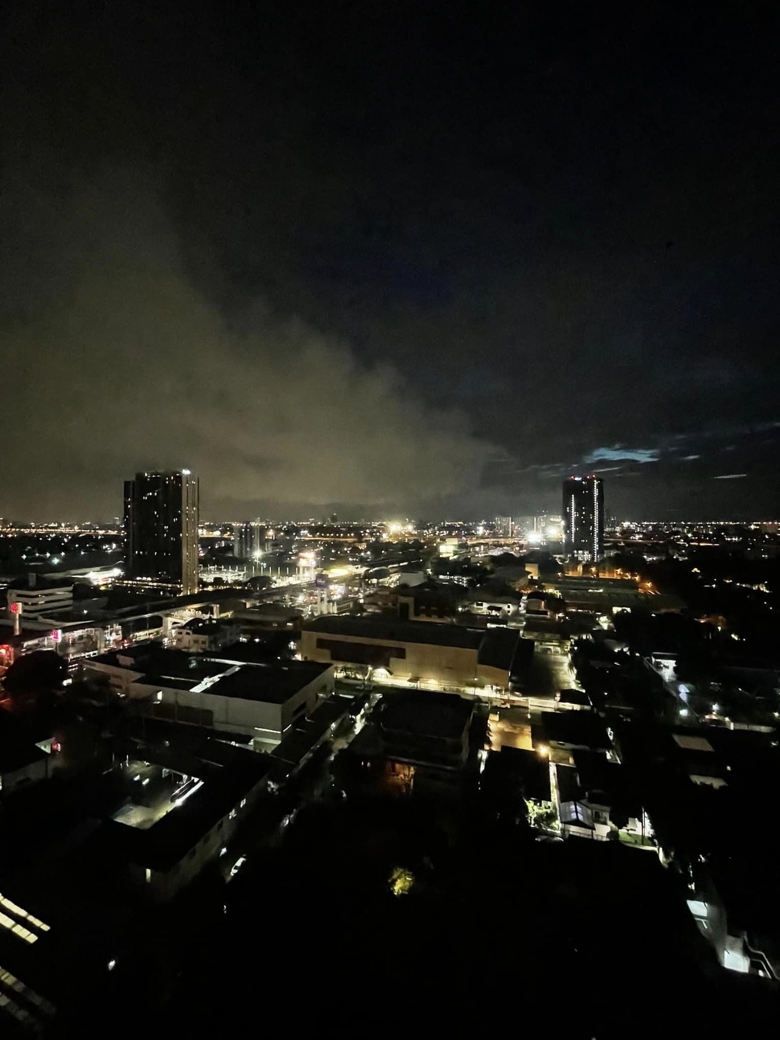 ห้องสวย The Base Chaengwattana (เดอะ เบส แจ้งวัฒนะ) ให้เช่าตกแต่งครบมีเครื่องซักผ้า สอบถามแอด Line ID : Smile-easy