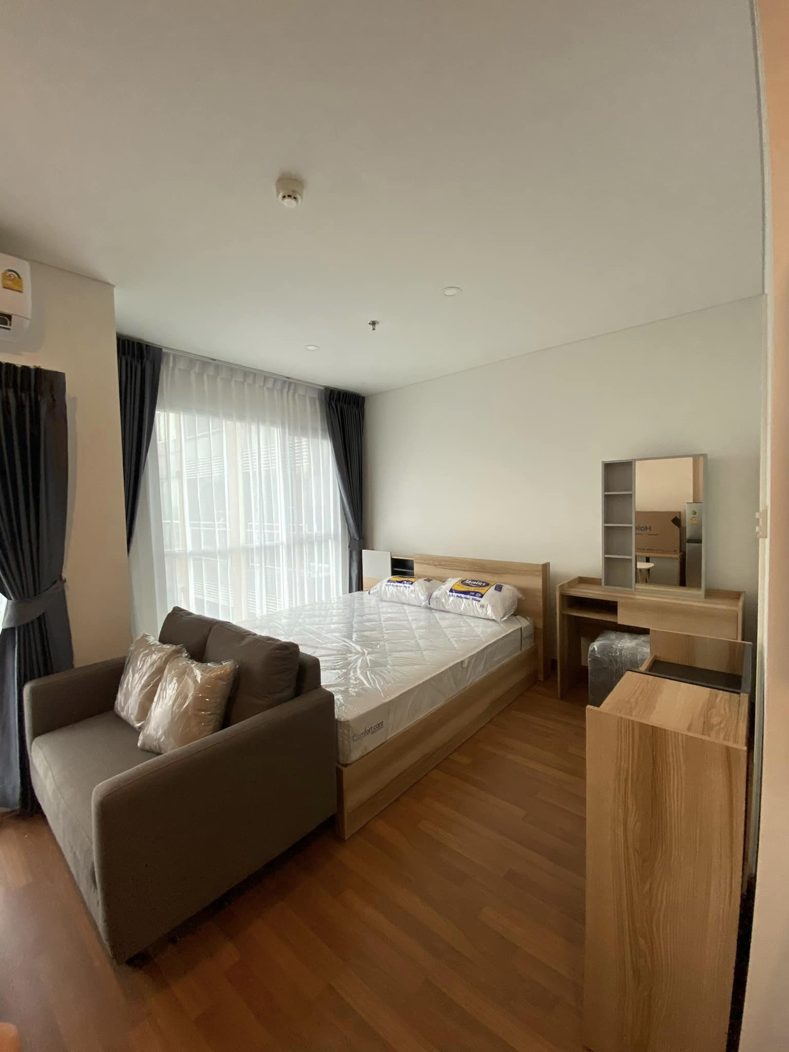 ปล่อยเช่าคอนโด Lumpini Place Rama 3 - Riverine (ลุมพินี เพลส พระราม 3 – ริเวอร์ไรน์) - Studio 1ห้องน้ำ 1ห้องนั่งเล่น - ขนาดห้อง 27 ตรม. ชั้น 15