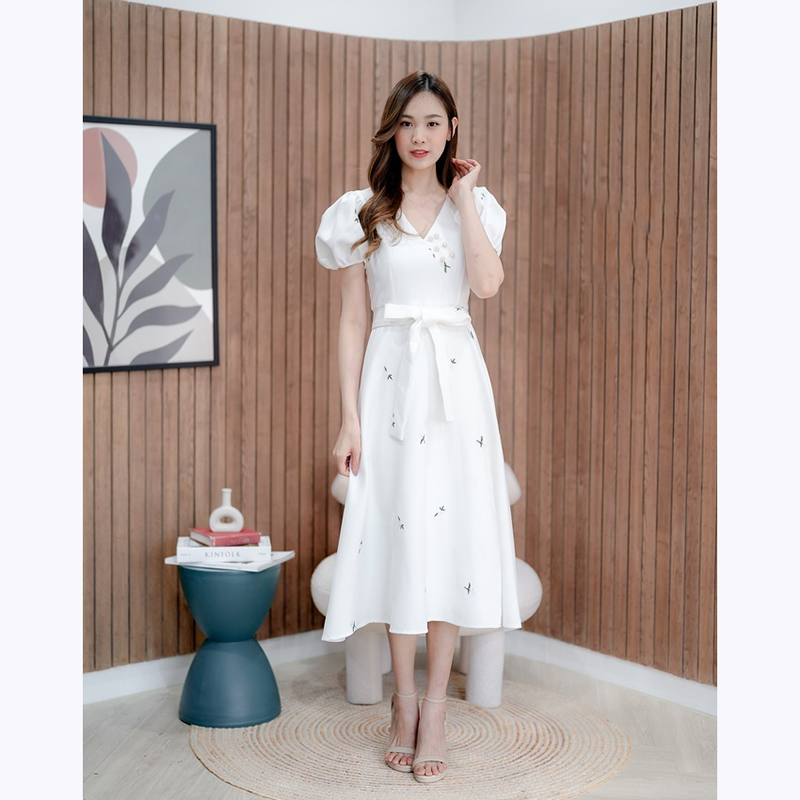 kudapy เดรสยาวสีขาว/สีชมพู แขนตุ๊กตาแต่งกระดุม