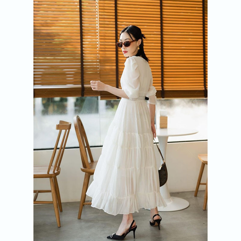 kudapy เดรสยาวคอวีแขนสั้นสีแดง/สีชมพู/สีขาว จับจีบต่อกระโปรงเย็บเป็นชั้นๆๆ แถมเข็มขัด มีซับทั้งชุด