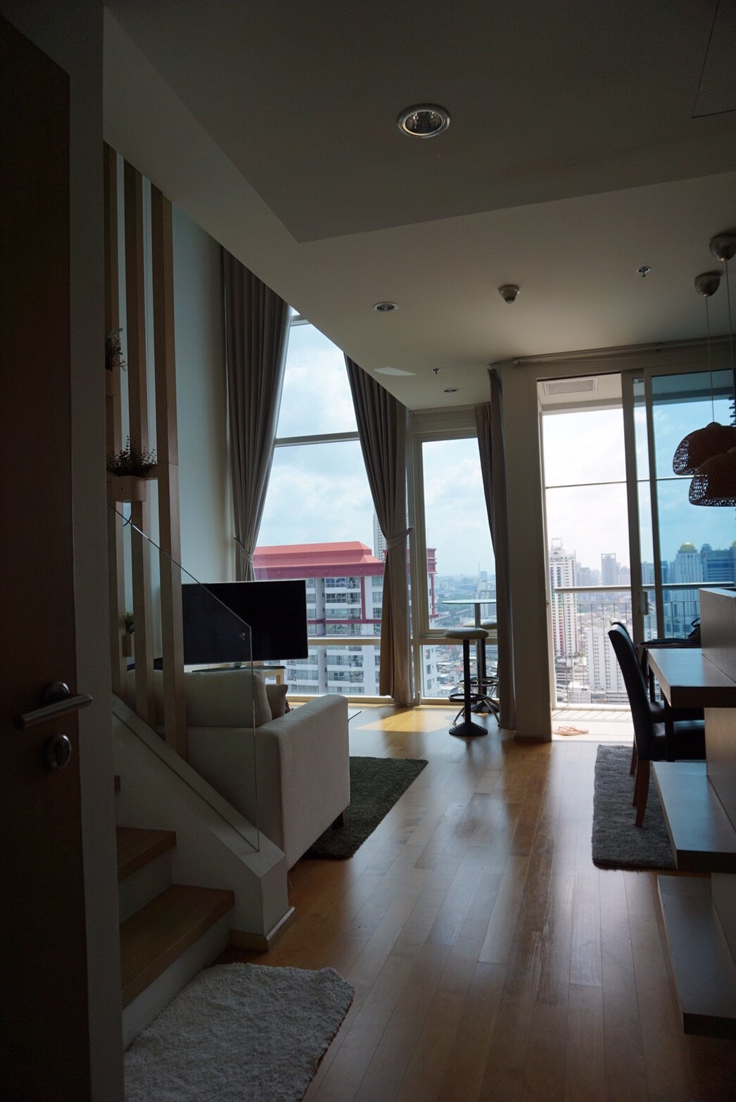Villa Rachatewi (วิลล่า ราชเทวี)ให้เช่าคอนโดห้อง Duplax2ชั้น แต่งครบพร้อมอยู่