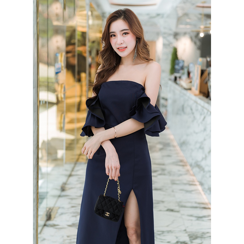 kudapy เดรสยาวสีกรม เปิดไหล่ตัวยาวผ่าหน้า