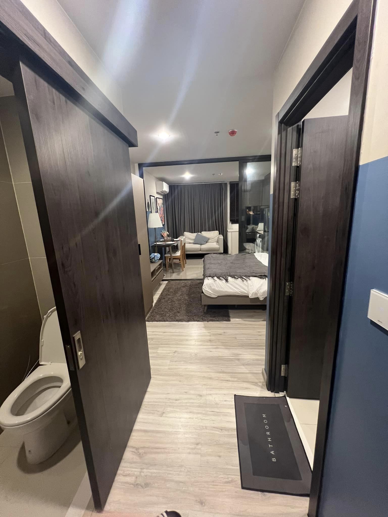 ปล่อยเช่าคอนโด XT Huaikhwang (เอกซ์ที ห้วยขวาง) - 1ห้องนอน 1ห้องครัว 1ห้องน้ำ - ใกล้ MRT ห้วยขวาง - ขนาดห้อง 30 ตรม. ชั้น 33 ตึก A