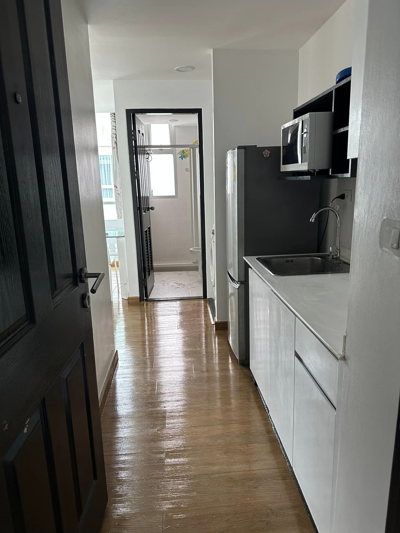 ห้องใหญ่ The Kris Extra 5 (เดอะคริส เอ็กซ์ตร้า 5) ให้เช่าชั้น8ตกแต่งครมีเครื่องซักผ้า สอบถามแอด Line ID : Smile-easy