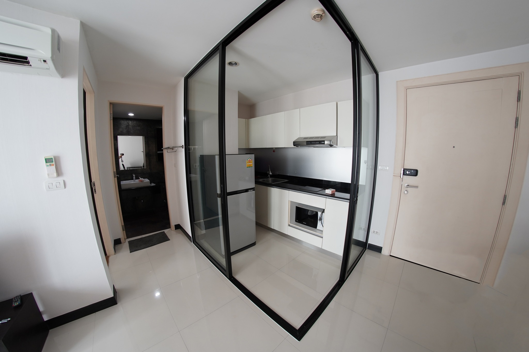 ปล่อยเช่าคอนโด Voque Sukhumvit 16 (โว๊ค สุขุมวิท 16) - 1ห้องนอน 1ห้องน้ำ 1ห้องนั่งเล่น - ใกล้ BTSอโศก MRTสุขุมวิทและศูนย์การประชุมแห่งชาติสิริกิติ์ - ขนาดห้อง 40 ตรม. ชั้น 3 ตึก A