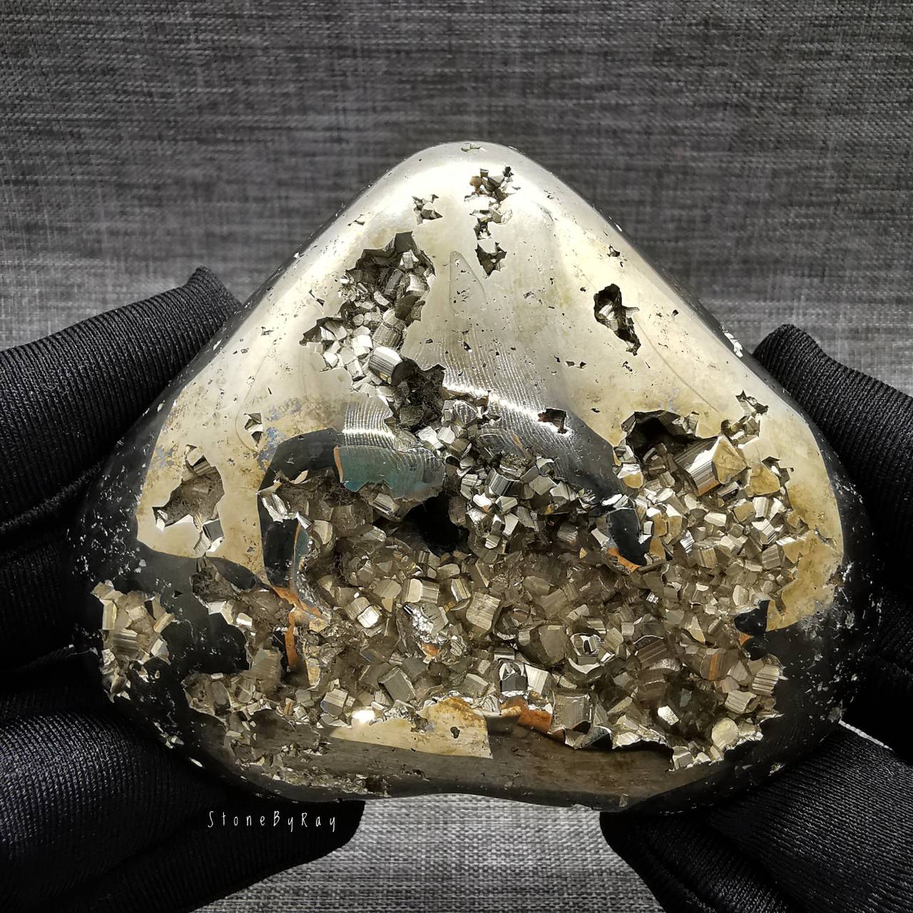 ไพไรต์เปรูเจียรรูปหัวใจ Pyrite