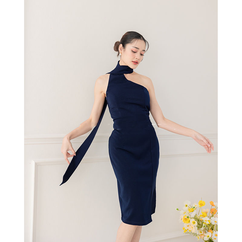 kudapy เดรสสั้นสีน้ำตาลอิฐ/สีเขียว/สีกรม/สีขาว เดรสเปิดไหล่ใส่ออกงาน เฟี้ยสๆ เรียบ หรู ดูแพง