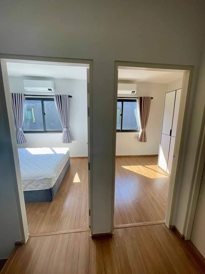 ให้เช่าทาวน์โฮม Pleno Sukhumvit-Bangna 2 (พลีโน่ สุขุมวิท-บางนา 2) โซนพื้นที่ ห้างเมกาบางนา (อีเกีย) 3 ห้องนอน 2 ห้องน้ำ 1 ห้องครัว จอดรถได้ 2 คัน