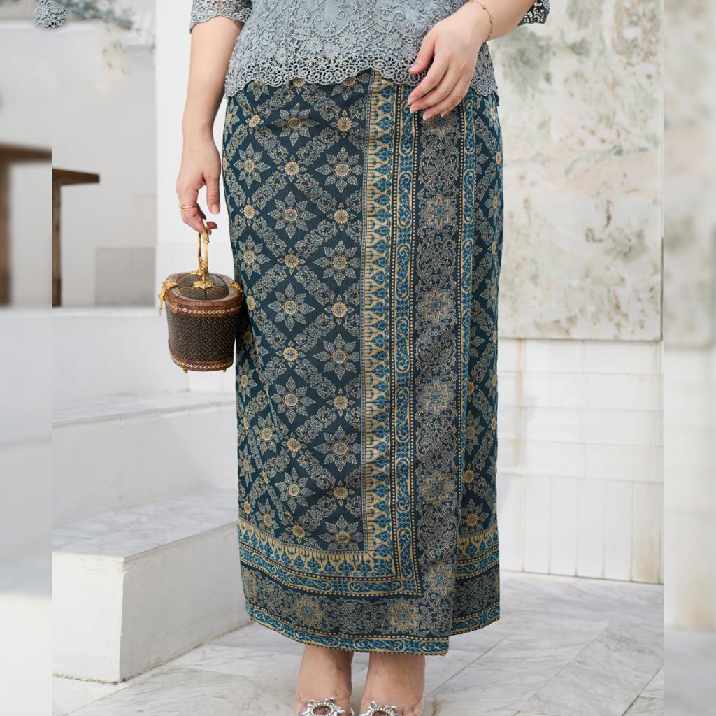 kudapy เซ็ท เสื้อลูกไม้ใยบวบสีม่วง+ผ้าถุงผ้าฝ้ายทอลายบุพเพสันนิวาสสำเร็จรูปอัดกาวอย่างดี