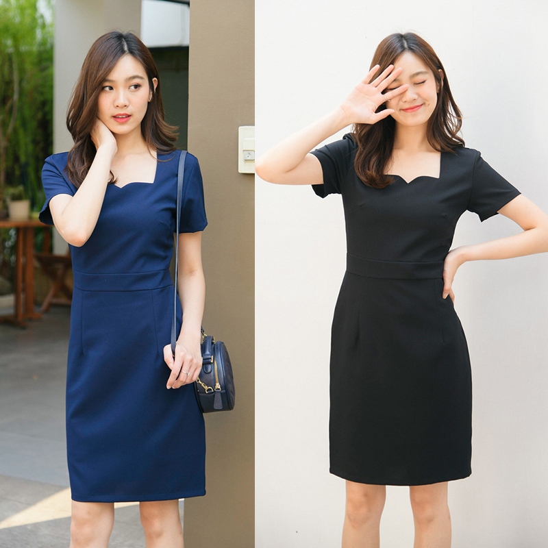 kudapy เดรสสั้นสีดำ/สีกรม คอหัวใจแขนสั้น เข้ารูปเอว ทรงสวยเป๊ะมาก เนื้อผ้าหนามีน้ำหนัก ซับในทั้งตัว