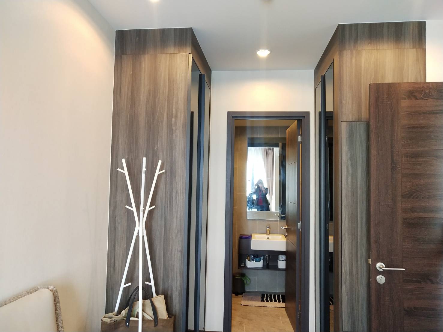 ปล่อยเช่าคอนโด C Ekkamai (ซี เอกมัย) - 1ห้องนอน 1ห้องน้ำ 1ห้องนั่งเล่น - ใกล้ BTS เอกมัย ต้นซอยสุขุมวิท 63 - ขนาดห้อง 35 ตรม. ชั้น 18