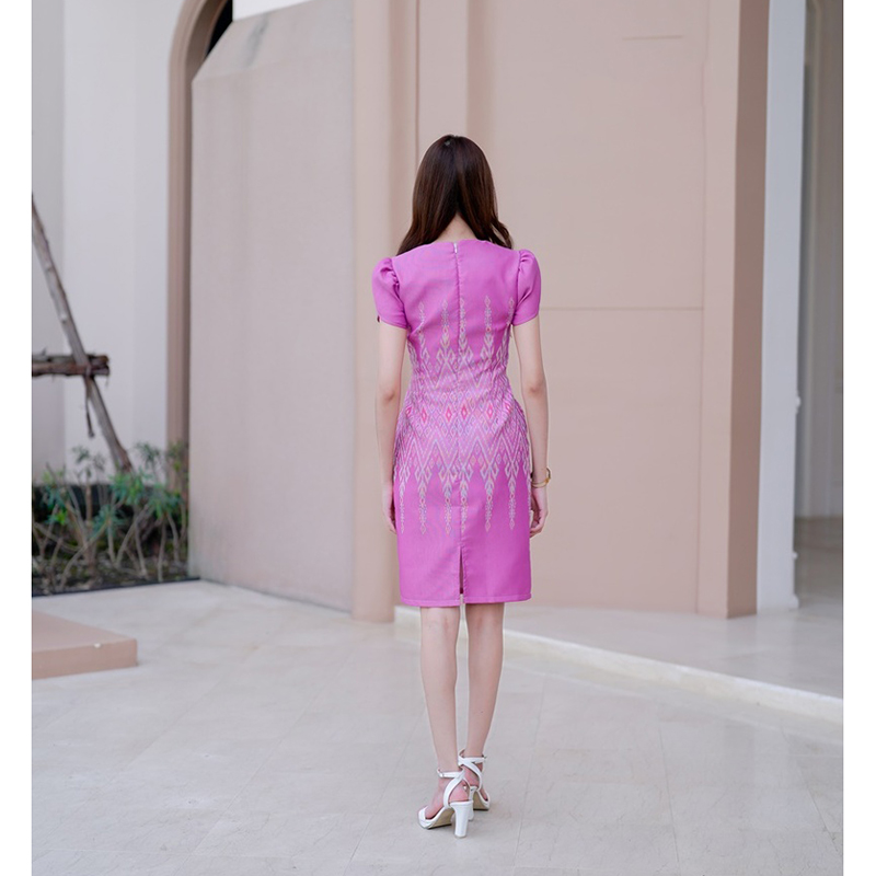 kudapy เดรสสั้นสีฟ้า/สีเขียว/สีชมพู ผ้าทอลายสวยๆ คอหัวใจ แขนกลีบบัว แต่งกระดุมปั๊มทรงสอบ สวยปังสุดๆ