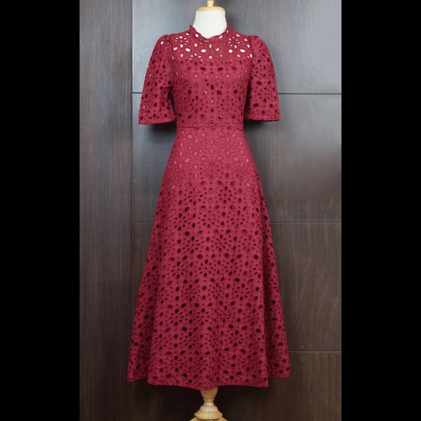 kudapy เดรสลูกไม้ฉลุ เดรสยาวฉลุลาย มีซับในเนื้อหนาอย่างดี สีชมพู, ขาว, แดง, บานเย็น, ดำ, ม่วง, เขียว