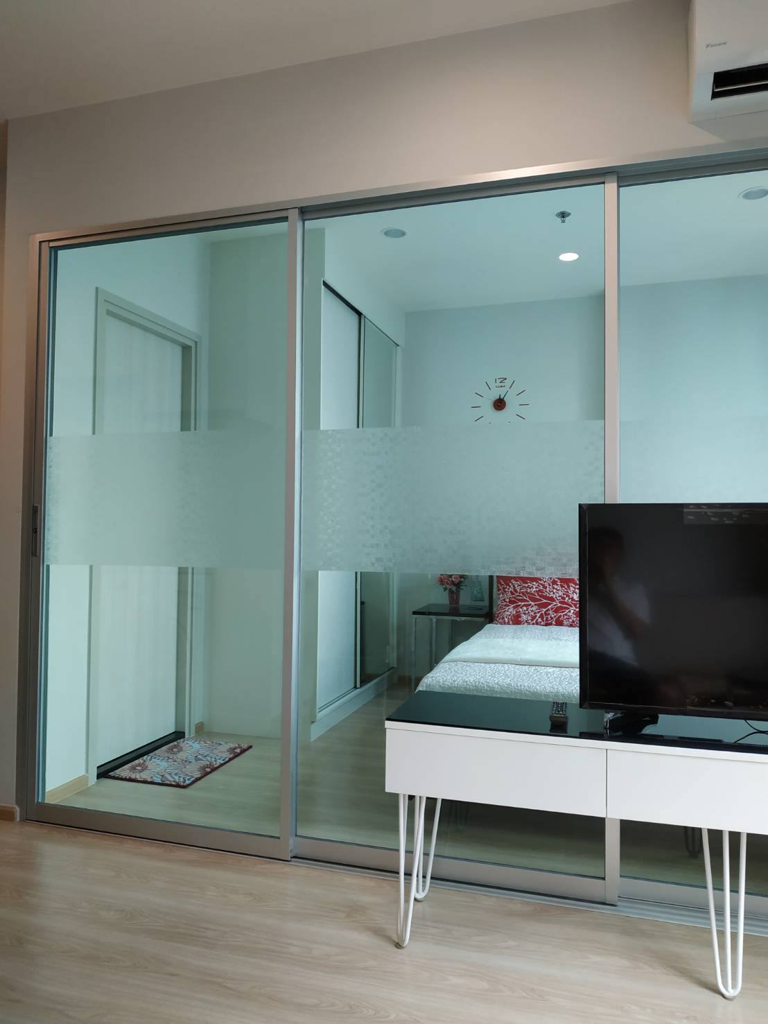 ให้เช่าคอนโด Noble Revolve Ratchada 2 (โนเบิล รีวอลฟ์ รัชดา 2) โซนพื้นที่ MRT ศูนย์วัฒนธรรมฯ ห้องแบบ 1ห้องนอน / 1ห้องน้ำ ขนาดห้อง 26 ตรม. ชั้น 26