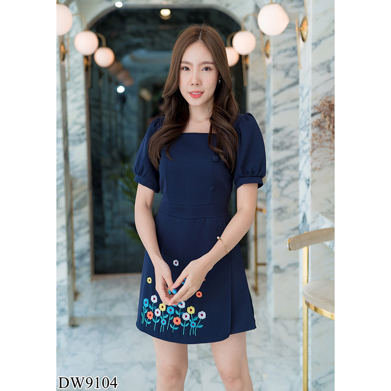 kudapy จั๊มขาสั้นสีชมพู/สีเขียว/สีกรม คอเหลี่ยมกระโปรงปักดอกไม้