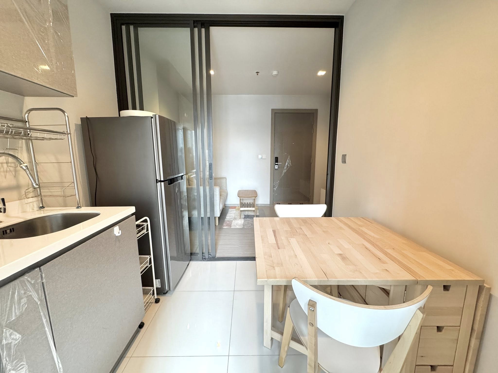 คอนโด Life Asoke-Rama 9 (ไลฟ์ อโศก พระราม 9) High Rise โซนพื้นที่ MRT พระราม9 ให้เช่าห้องแบบ 1ห้องนอน 1ห้องน้ำ ขนาดห้อง 32 ตรม. ชั้น 18