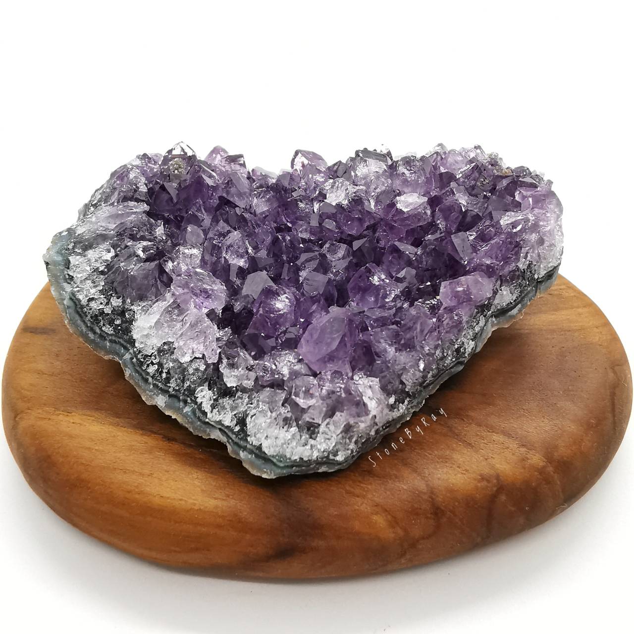 หินอเมทิสต์ผลึกธรรมชาติ Amethyst