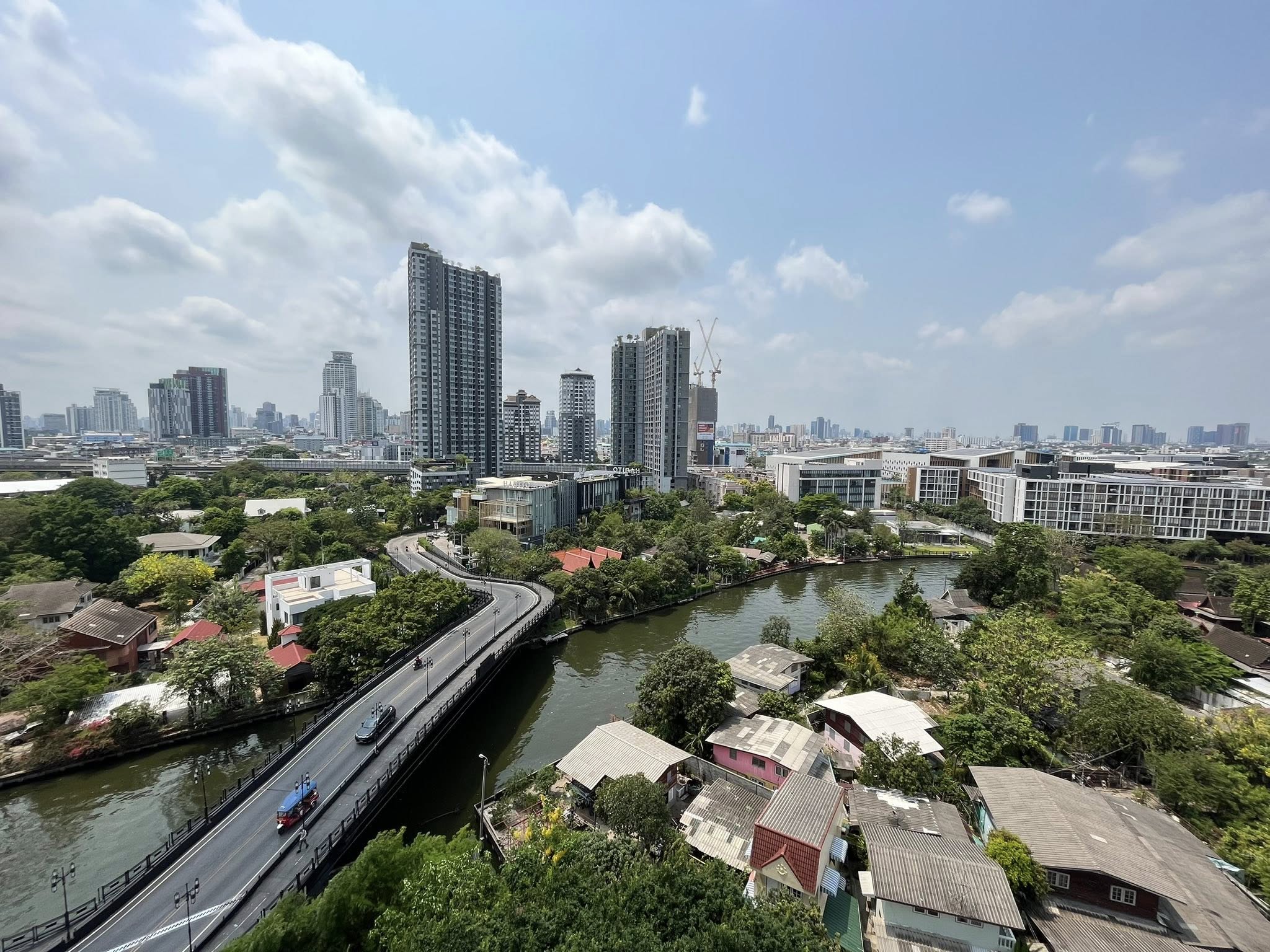 คอนโด The Base Sukhumvit 77 (เดอะ เบส สุขุมวิท 77) High Rise โซนพื้นที่ BTS อ่อนนุช ให้เช่าห้องแบบ 1ห้องนอน 1ห้องน้ำ 1ครัวปิด ขนาดห้อง 30 ตรม. ชั้น 12A ตึกB