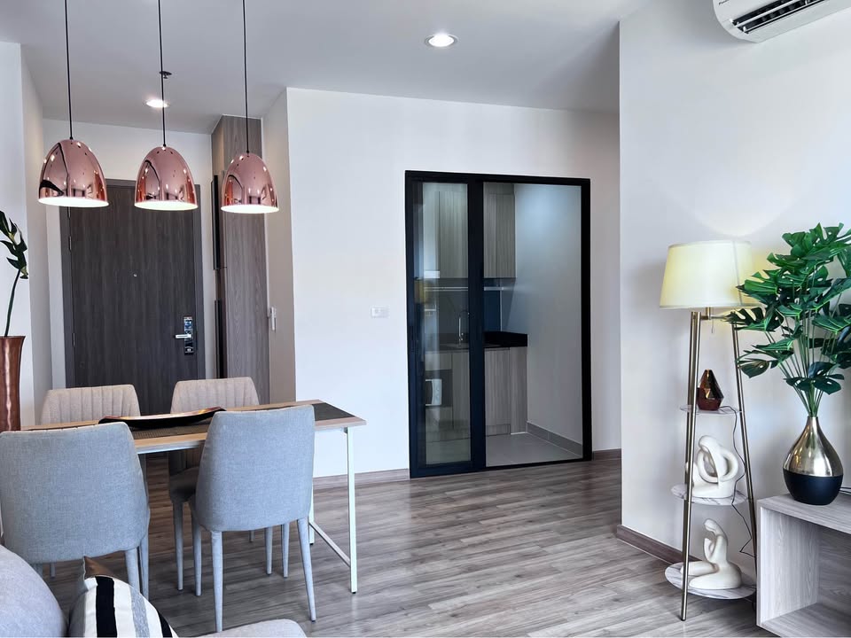 ให้เช่าห้องแบบ 2ห้องนอน 2ห้องน้ำ วิวโค้งแม่น้ำเจ้าพระยา โซนพื้นที่ ถนนเจริญนคร BTS กรุงธน คอนโด Niche Mono Charoen Nakorn (นิช โมโน เจริญนคร) High Rise ขนาดห้อง 60 ตรม. ชั้น 16