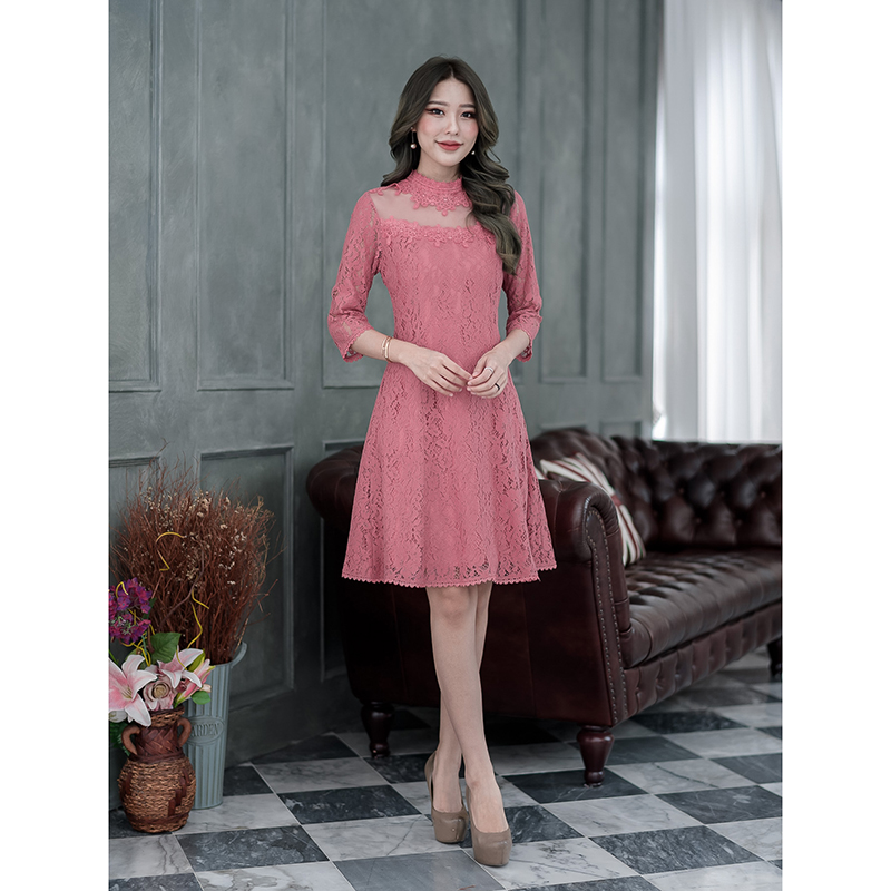 kudapy เดรสสั้นสีชมพู/สีฟ้า ลูกไม้เนื้อนิ่ม รุ่นนี้เป็นแขนศอก กระโปรงบานเล็กน้อย ช่วงอกแต่งผ้าซีทรู เก๋ที่ช่วงคอ