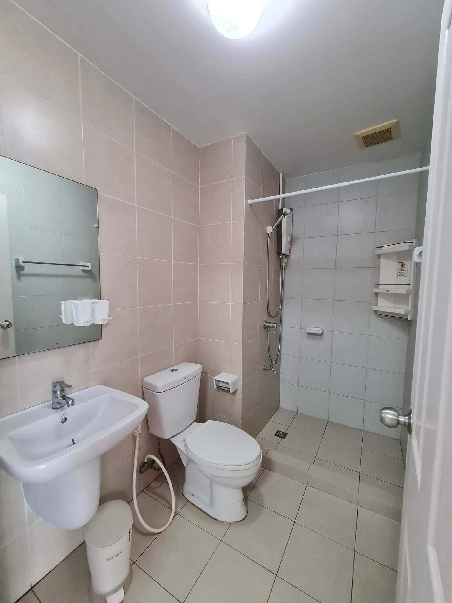 ให้เช่าห้องBTSปากน้ำตกแต่งพร้อมอยู่มีเครื่องซักผ้าสอบถามแอด Line ID : Smile-easy ที่ เดอะ พาร์คแลนด์ ไลท์ สุขุมวิท – ปากน้ำ