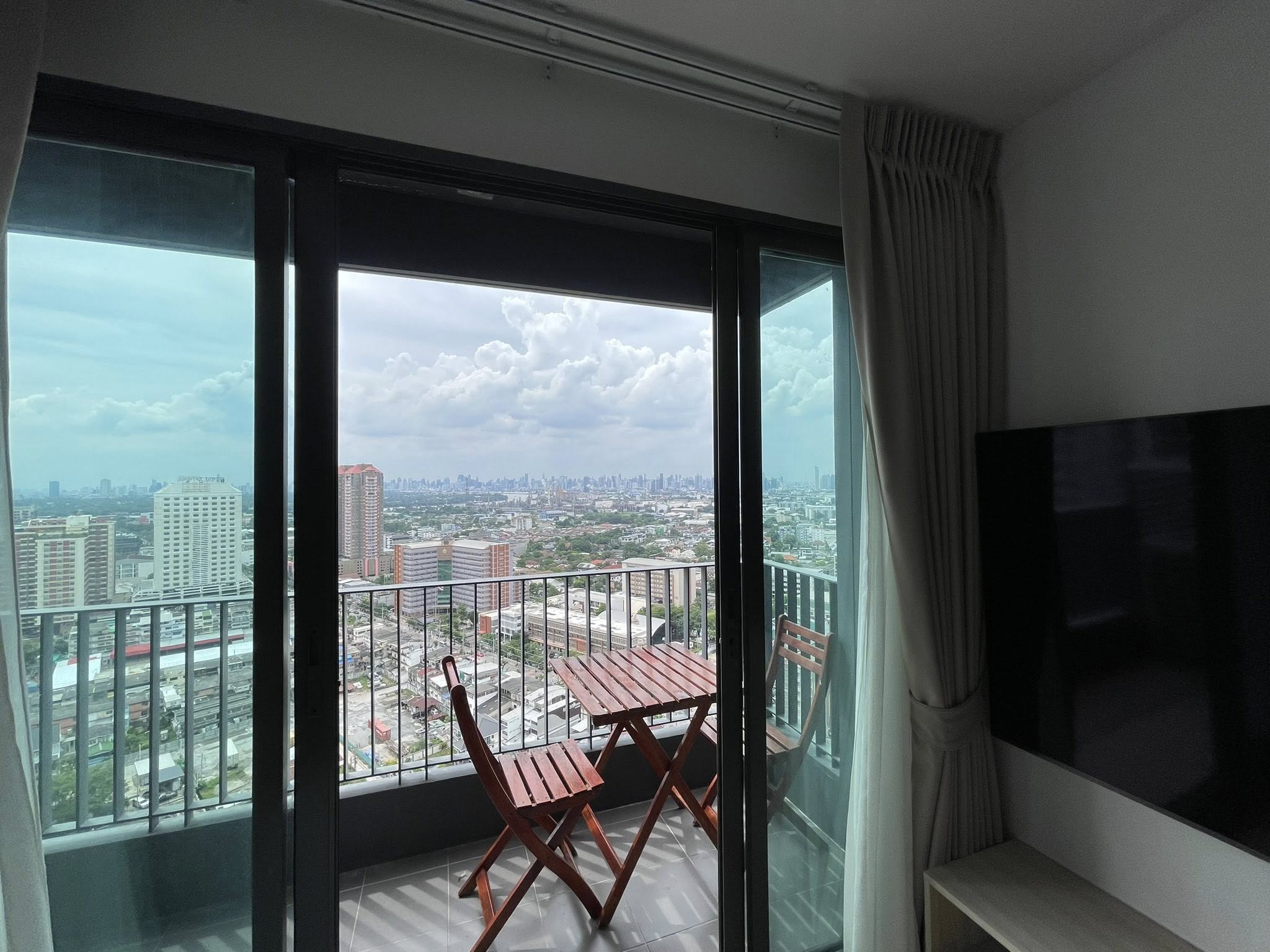 ให้เช่าคอนโด IDEO O2 (ไอดีโอ โอทู) โซน รถไฟฟ้า BTS บางนา 2ห้องนอน / 1ห้องน้ำ ขนาดห้อง 47 ตรม. ชั้น 27