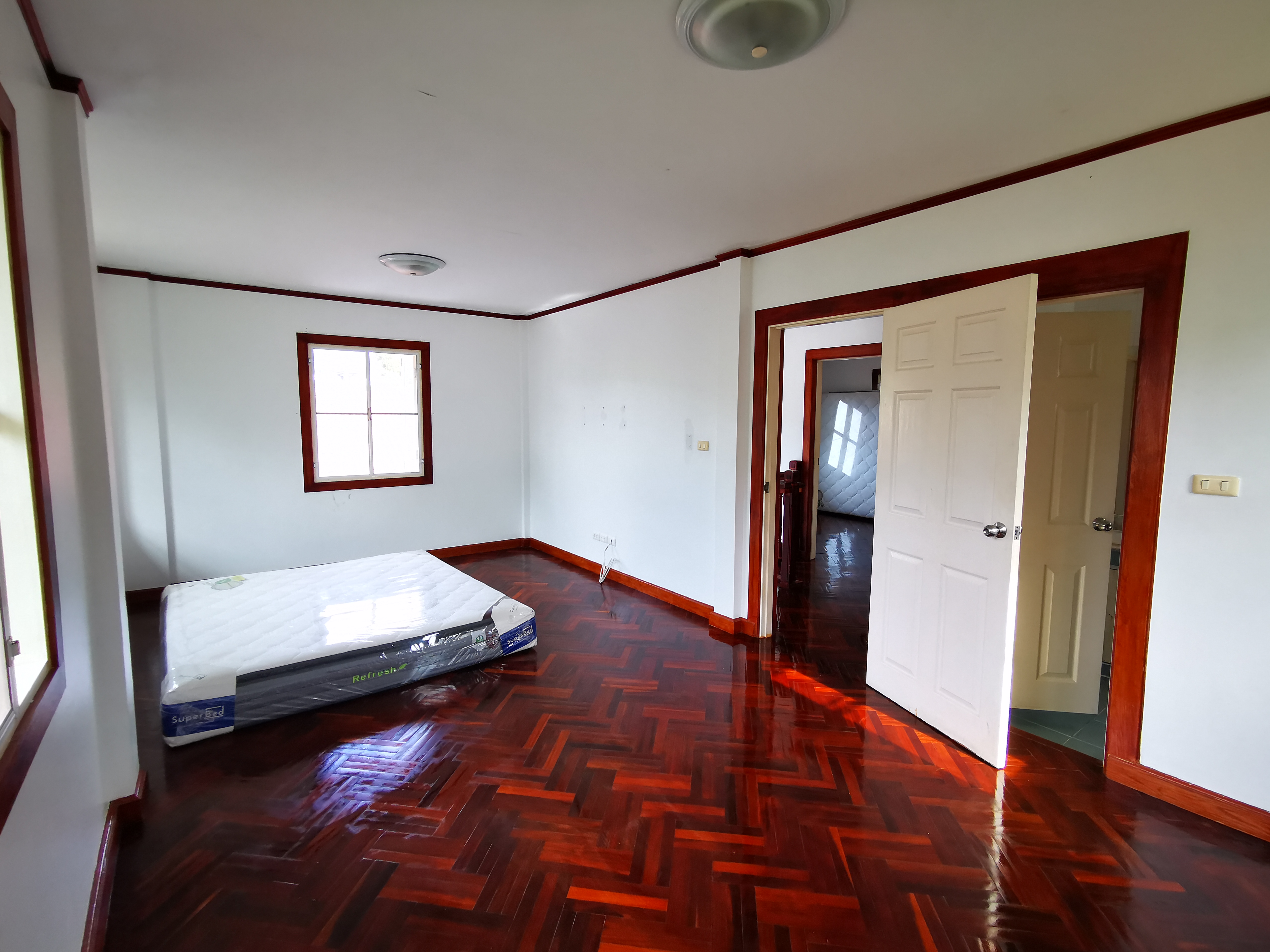 ใกล้ทะเล ใกล้ภูเขา บ้านเดี่ยว วิวภูเขา บ้าน2ชั้น 3นอน 2น้ำ สวนขนาดใหญ่ ทะเลสาบ แลนด์แอนด์เฮ้าส์ พาร์ค ภูเก็ต แลนด์ แอนด์ เฮ้าส์ พาร์ค ภูเก็ต Near Beach Near Mountain Detatched House 2 Storey Mountain Views 3 Bed 2 Bath Big Garden and Lake in common Area F