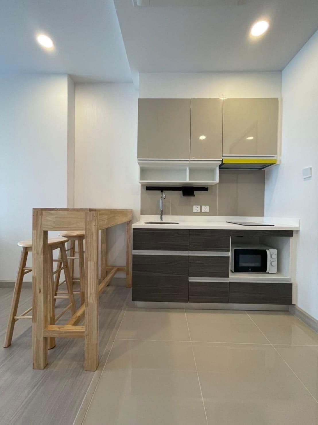 ปล่อยเช่าคอนโด Supalai Lite Thaphra-Wongwian Yai (ศุภาลัย ไลท์ ท่าพระ-วงเวียนใหญ่) - 1ห้องนอน 1ห้องทำงาน 1ห้องน้ำ 1ห้องนั่งเล่น - ใกล้ MRT ท่าพระ - ขนาดห้อง 43.5 ตรม. ชั้น 9