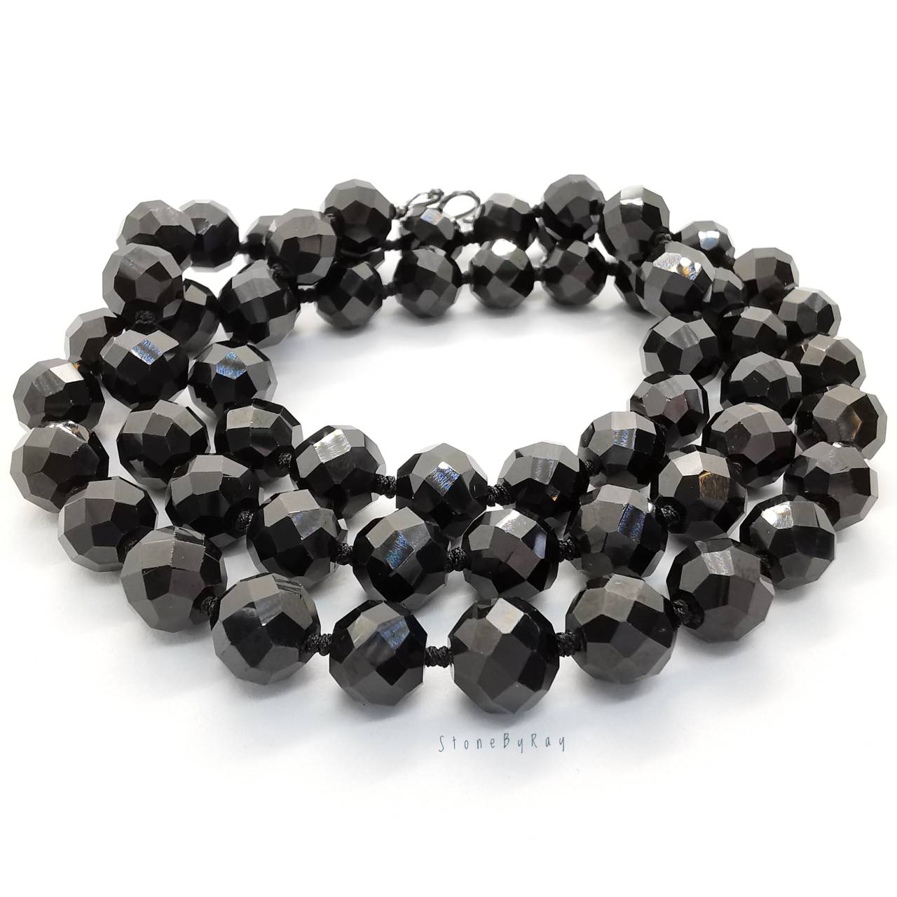 สร้อยคอนิลแท้เจียรเหลี่ยม Black Spinel