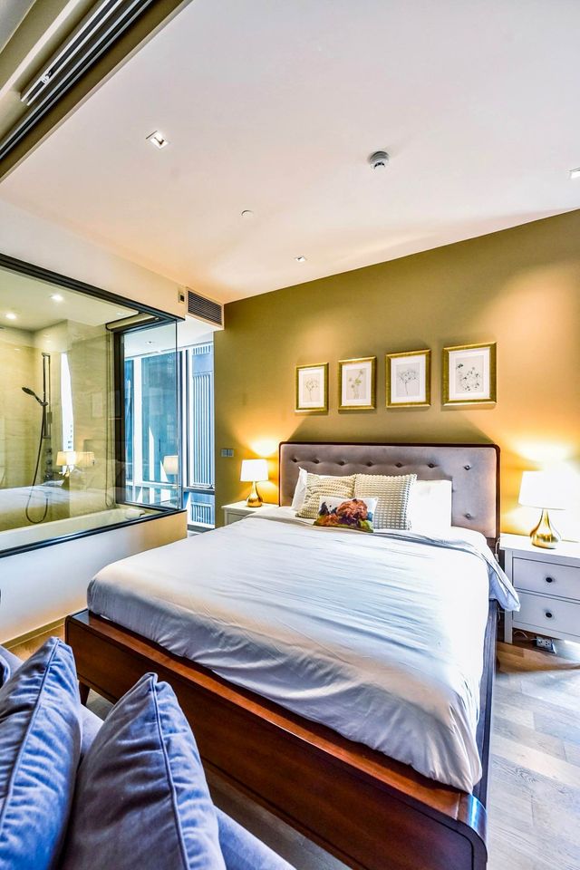 ให้เช่าคอนโด Ashton Silom (แอชตัน สีลม) - ห้องสวยหรูน่าอยู่ตกแต่งเฟอร์ครบห้องใหญ่ใกล้จุฬาและ Central สีลม - การเดินทาง: รถไฟฟ้า BTS ช่องนนทรี 350 เมตร